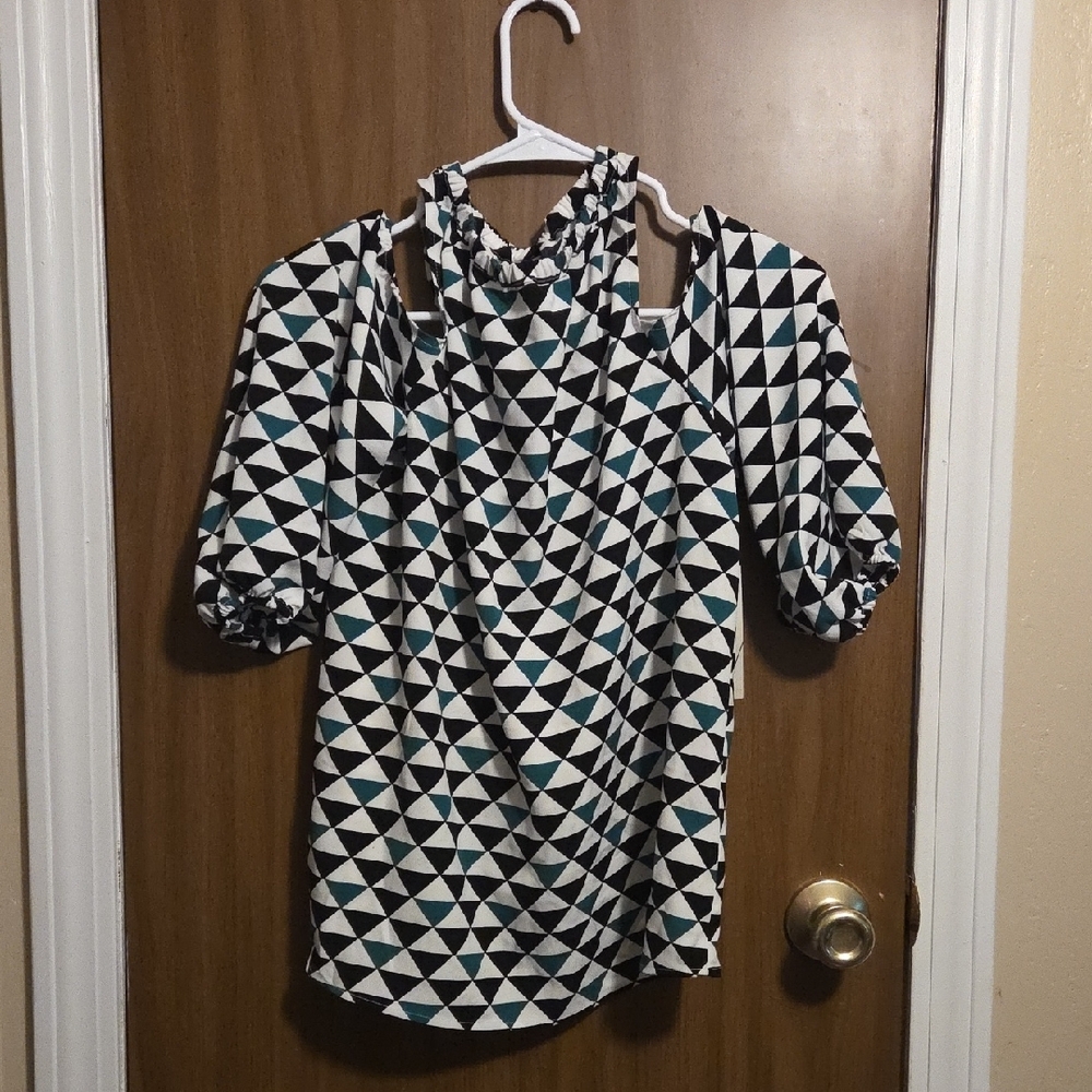 💖 Worthington Black and White Triangle Blouse Cold Shoulder Blouse NWT